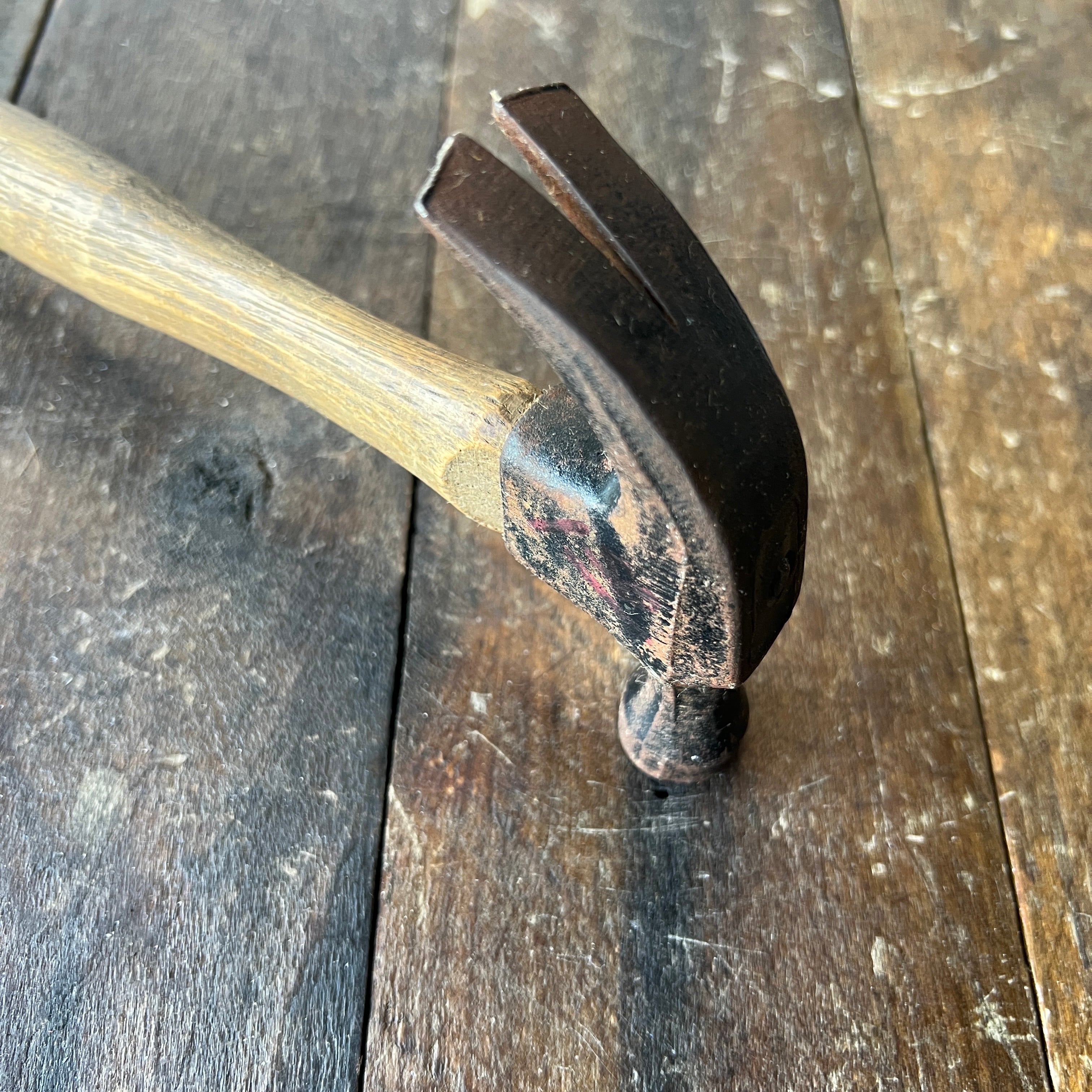 Unknown Claw Hammer- Wood Handle (No Brand)