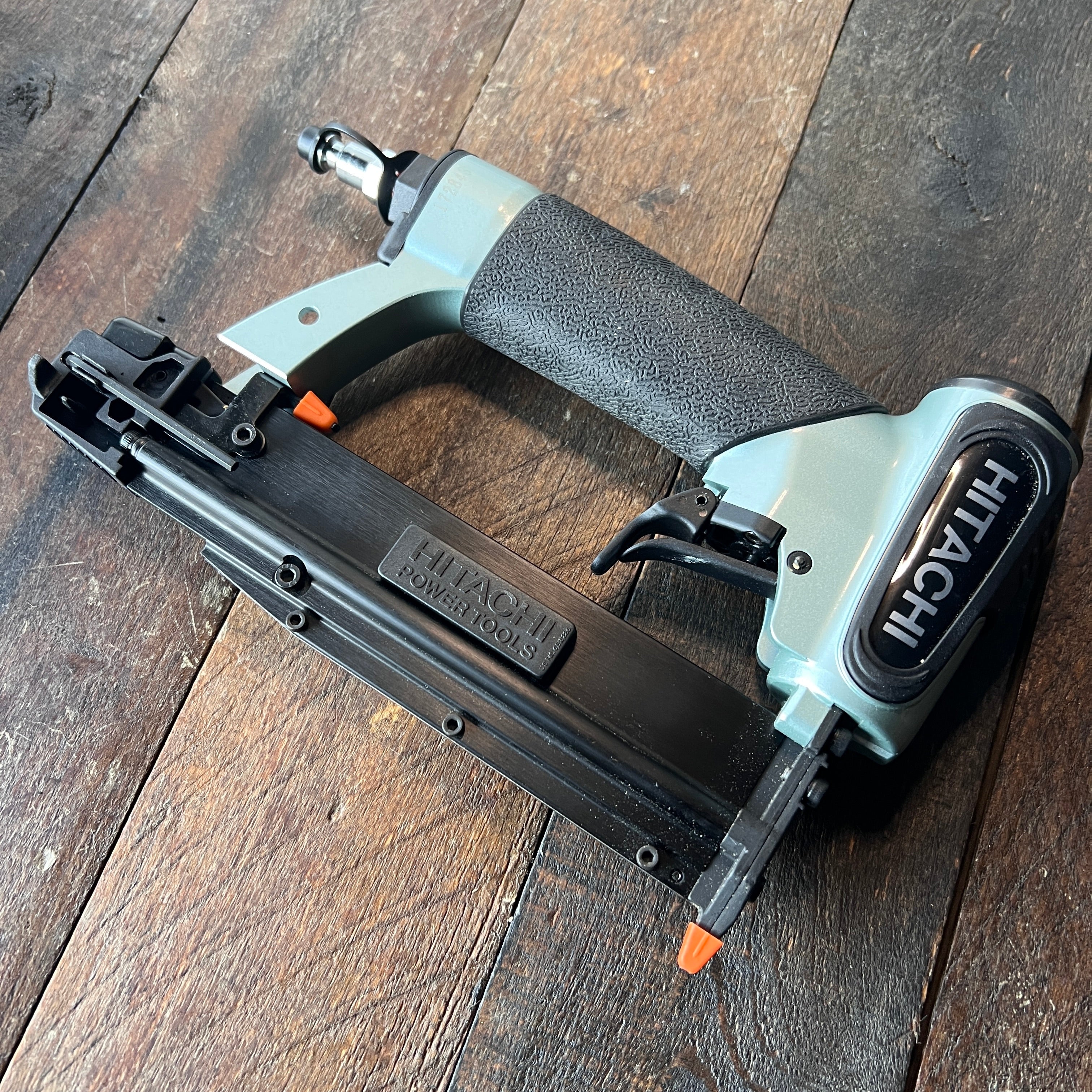 Hitachi Hitachi Pin Nailer NP 35A