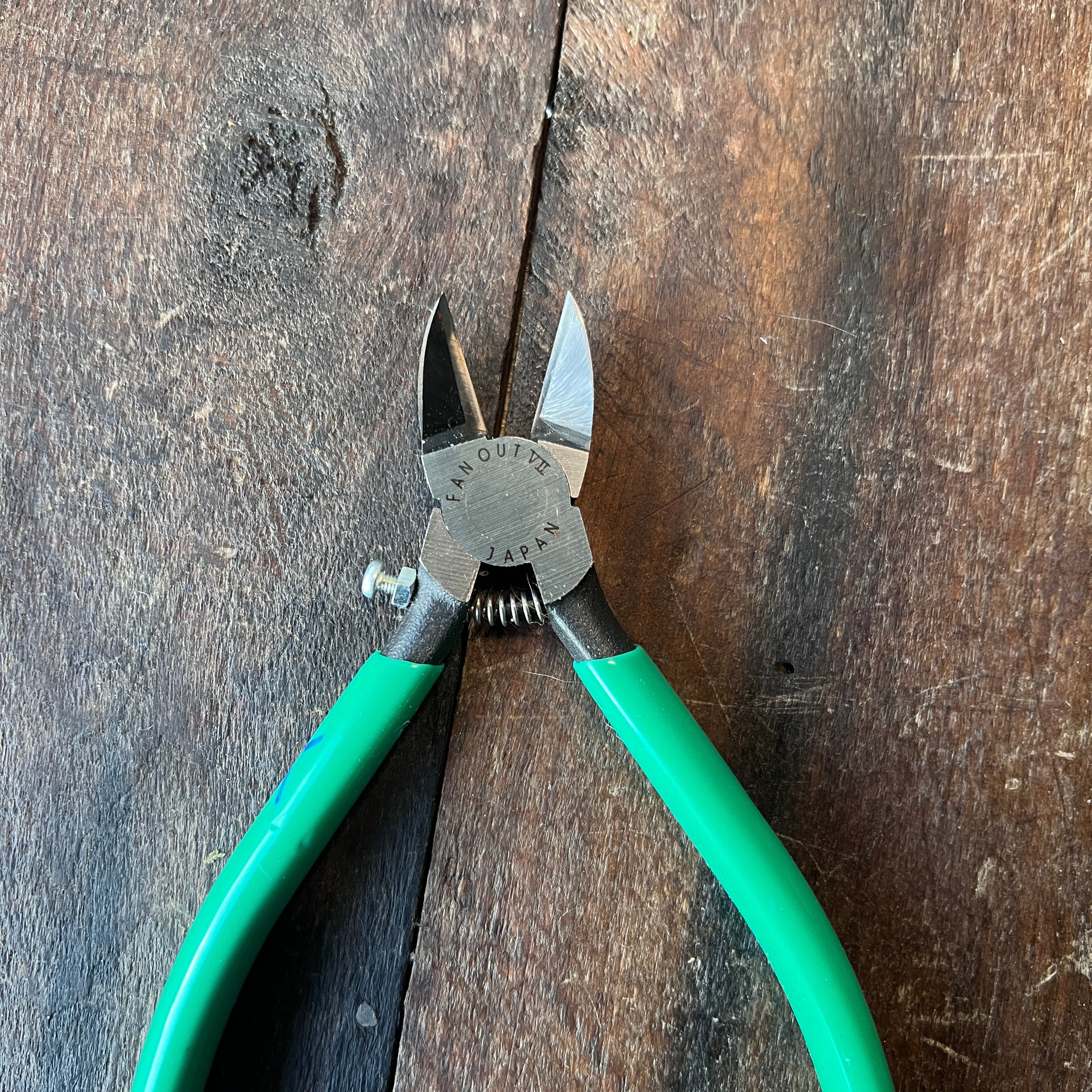 FANOUT Fan-Out VII Lead Nippers Dykes for Stained Glass