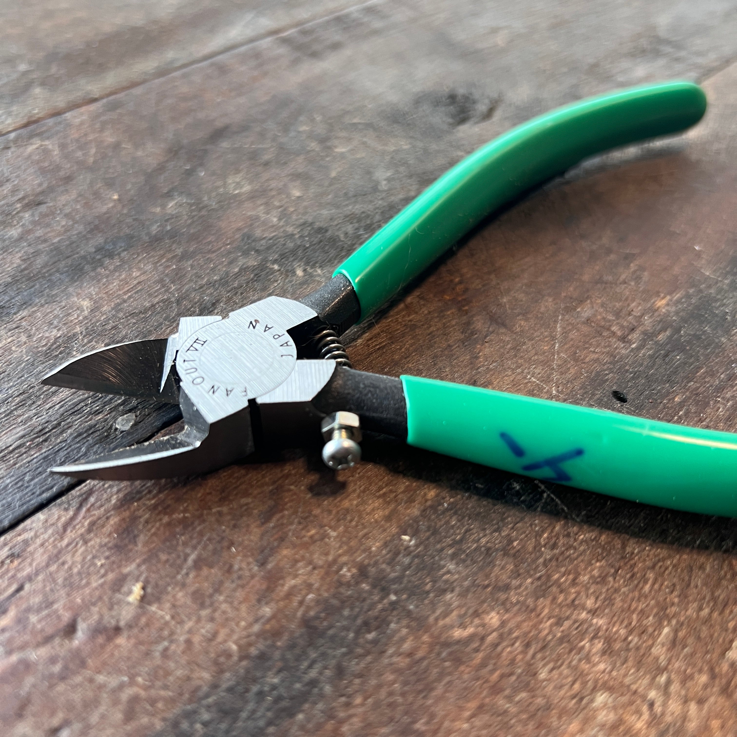 FANOUT Fan-Out VII Lead Nippers Dykes for Stained Glass