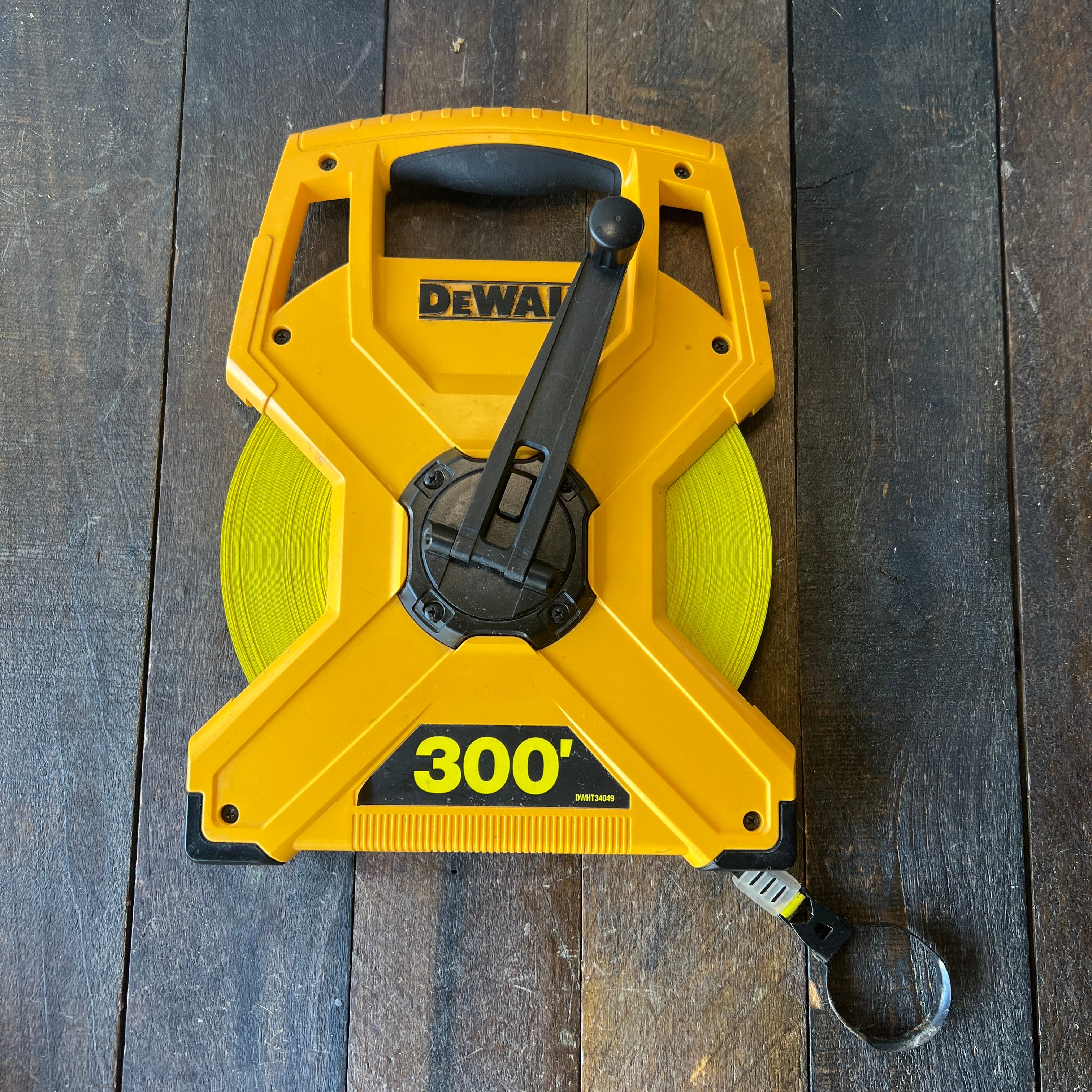 DeWalt DeWalt 300' Tape Measure Gear Up