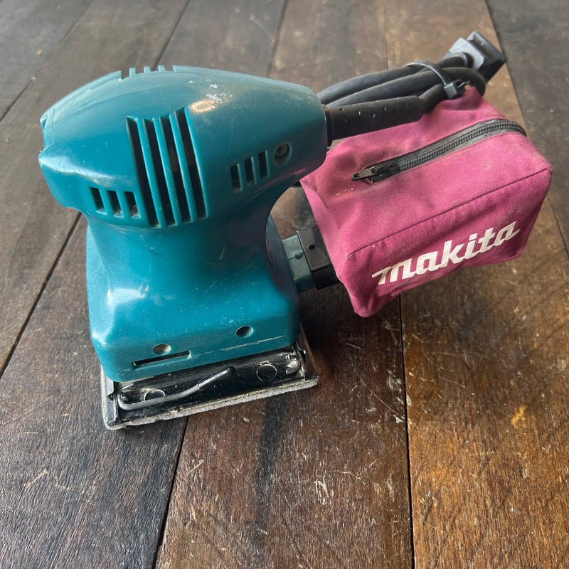 Makita Makita Corded Finishing Sander BO4552