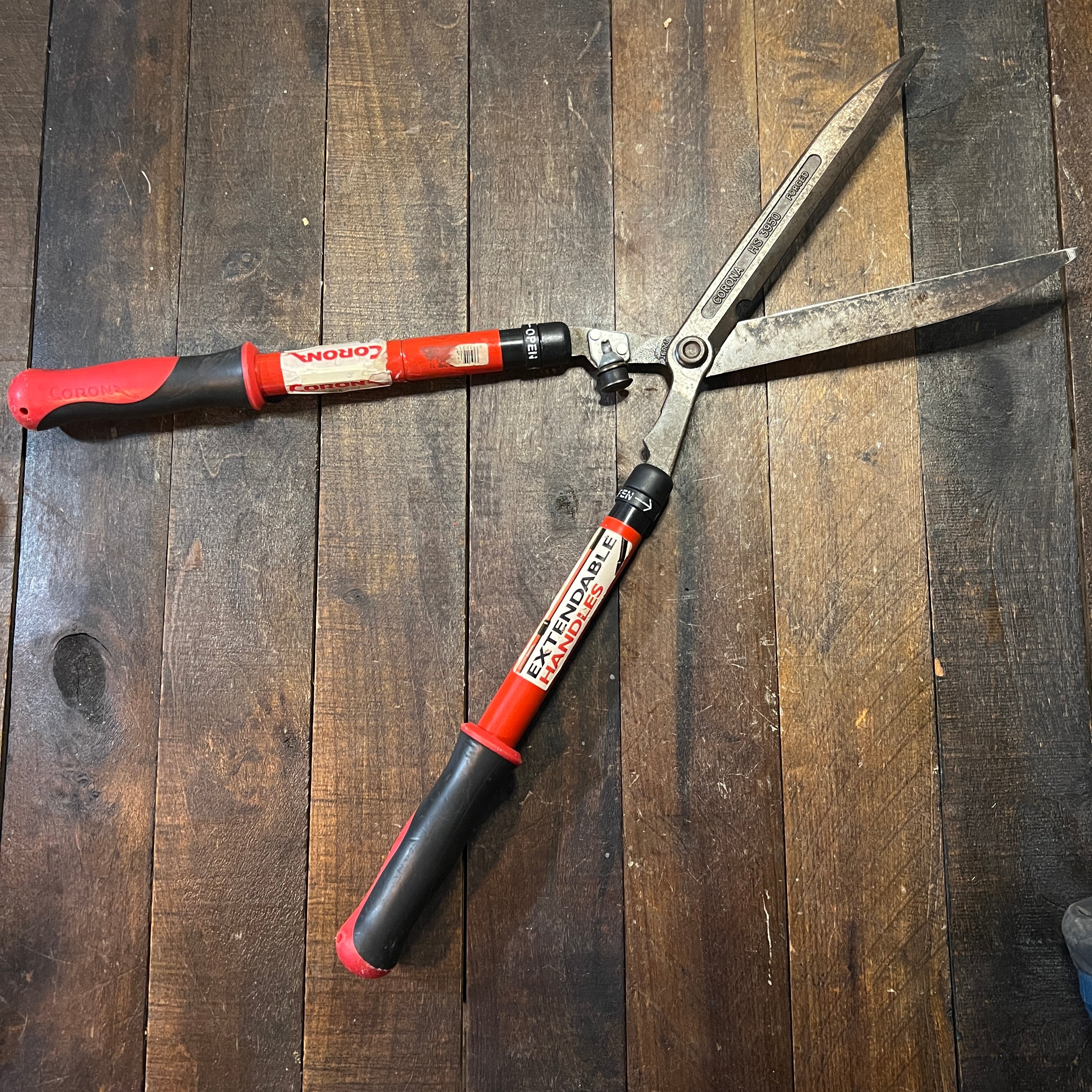 Corona Corona HS3950 Hedge Shears- With Extendable Handles
