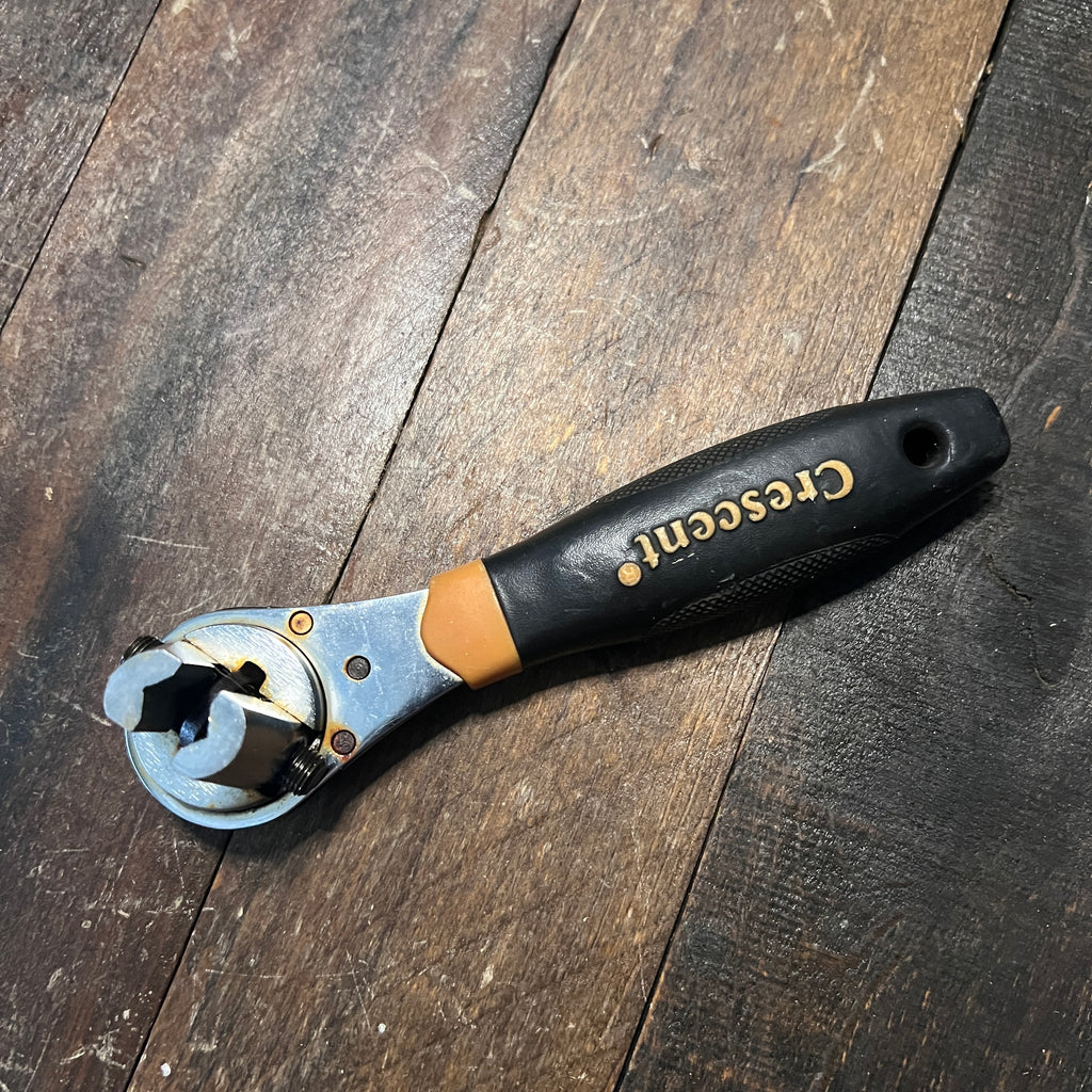 Crescent Crescent Adjustable Ratcheting Socket Wrench