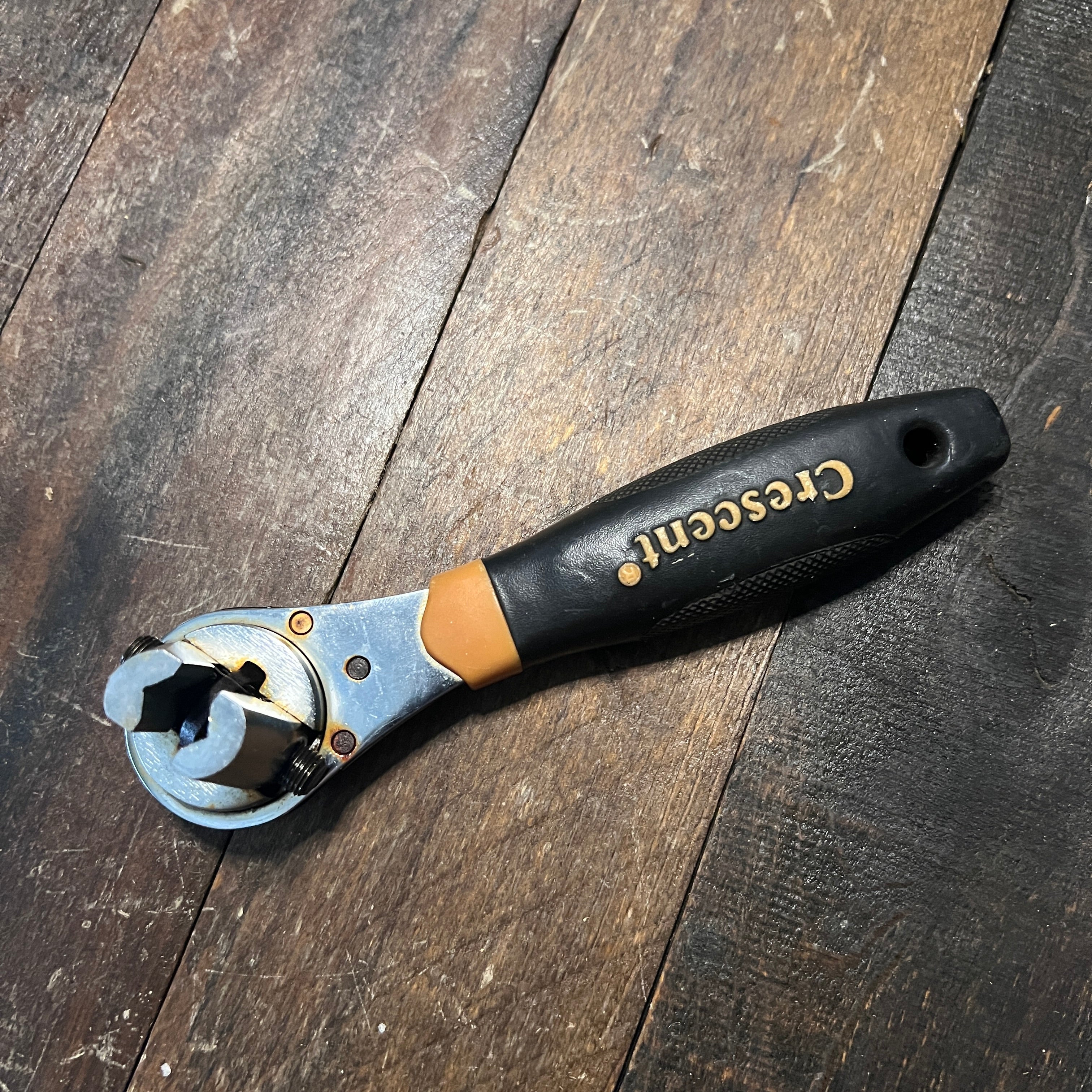 Crescent Crescent Adjustable Ratcheting Socket Wrench