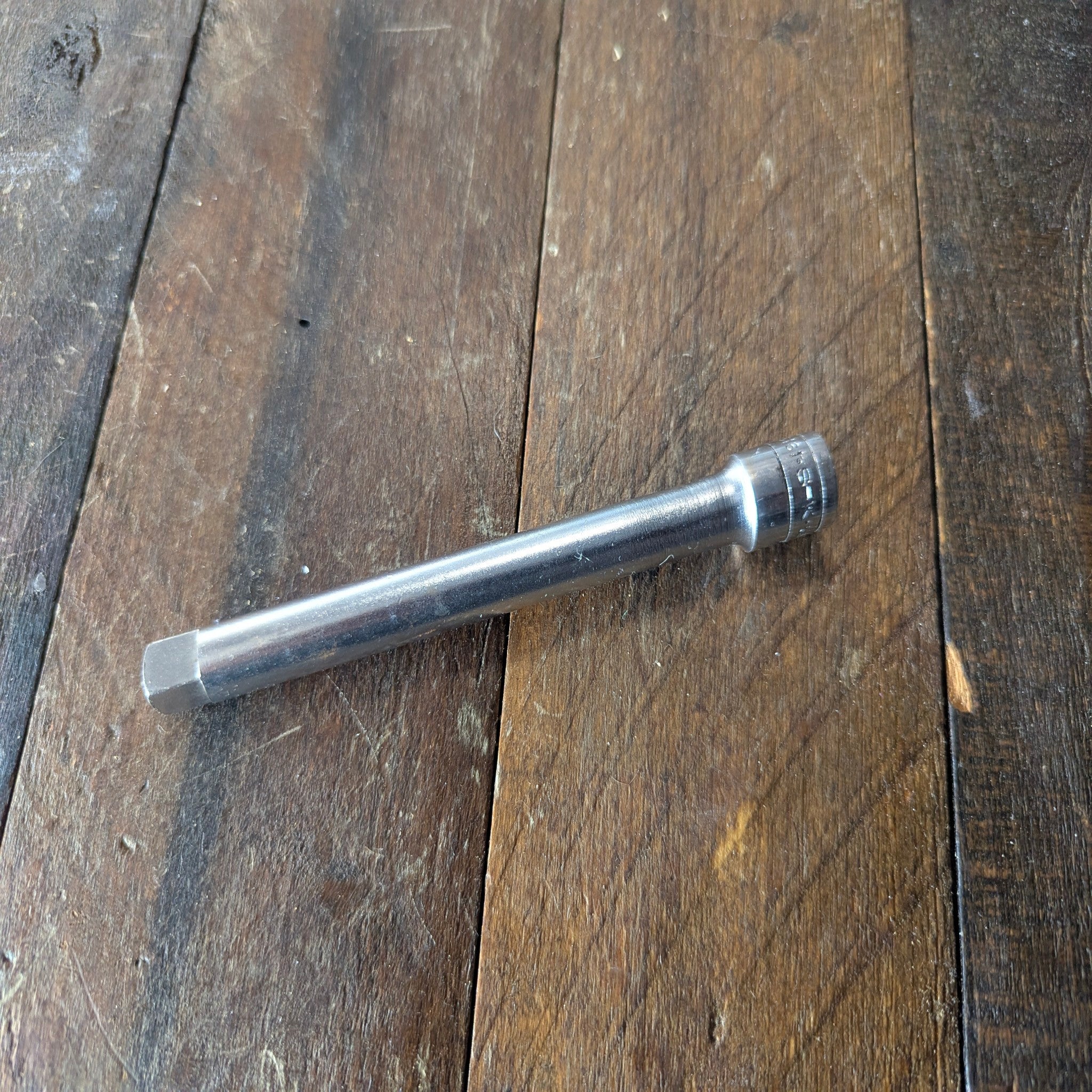 Unknown 3/8 in x 4 in socket extender