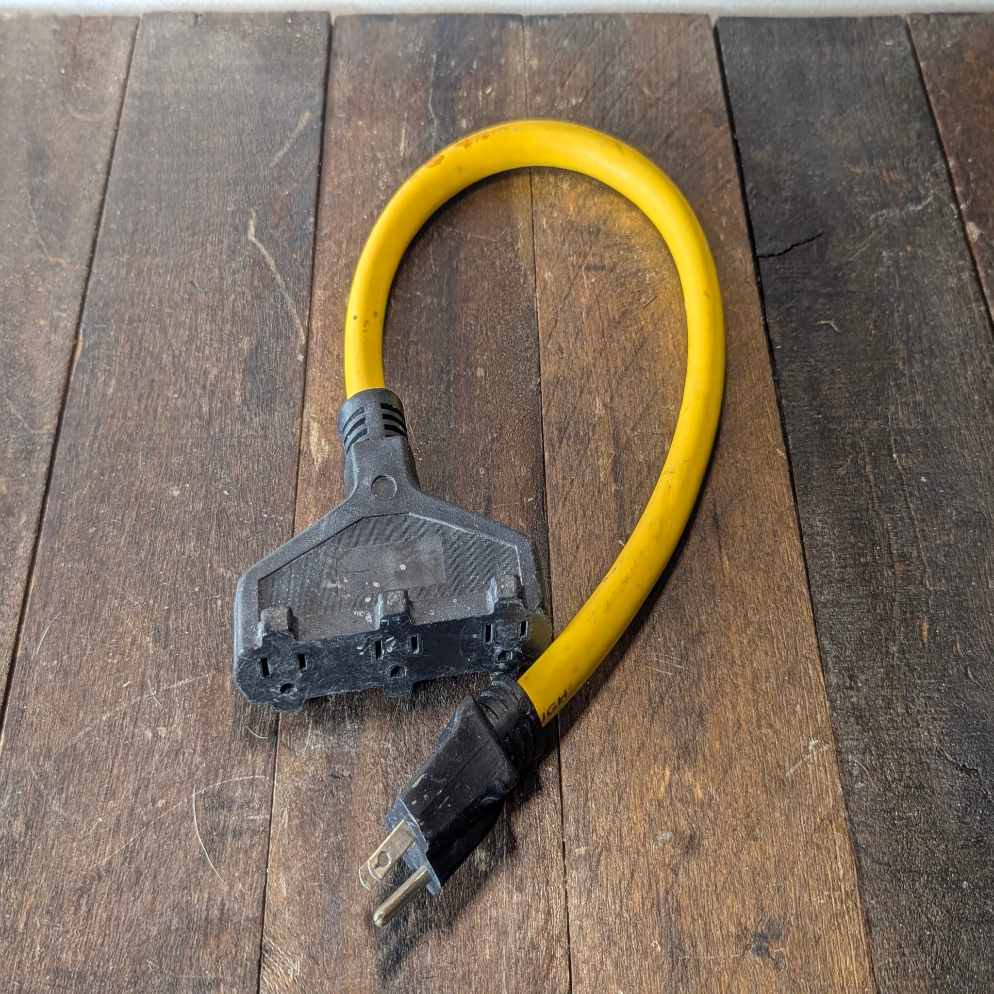 Bulldog Bulldog Tough 2Ft 3 Outlet Heavy Duty Outdoor Extension Cord