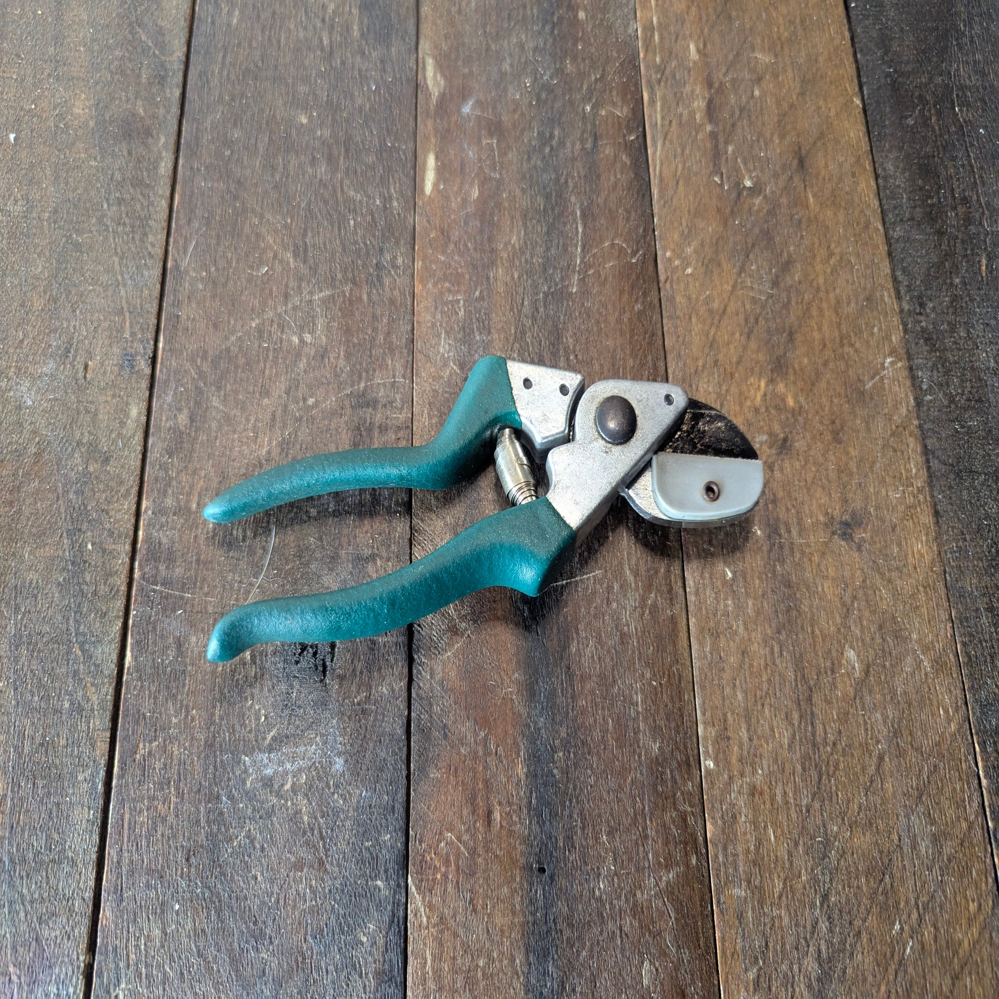 Unknown Garden Pruners