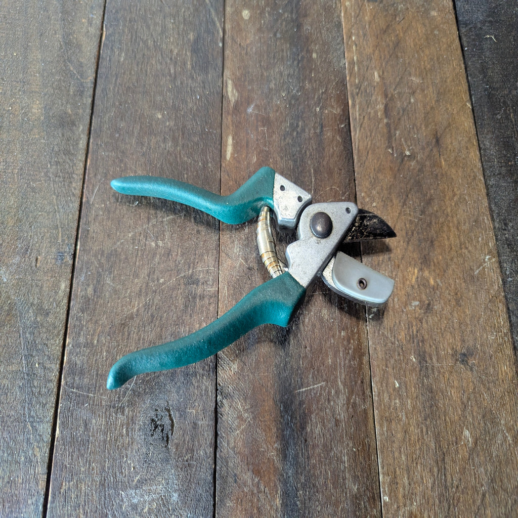 Unknown Garden Pruners