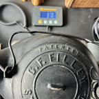 Other GF Filley Size 8 Gate Marked Flat Bottom Cast Iron Kettle Gear Up