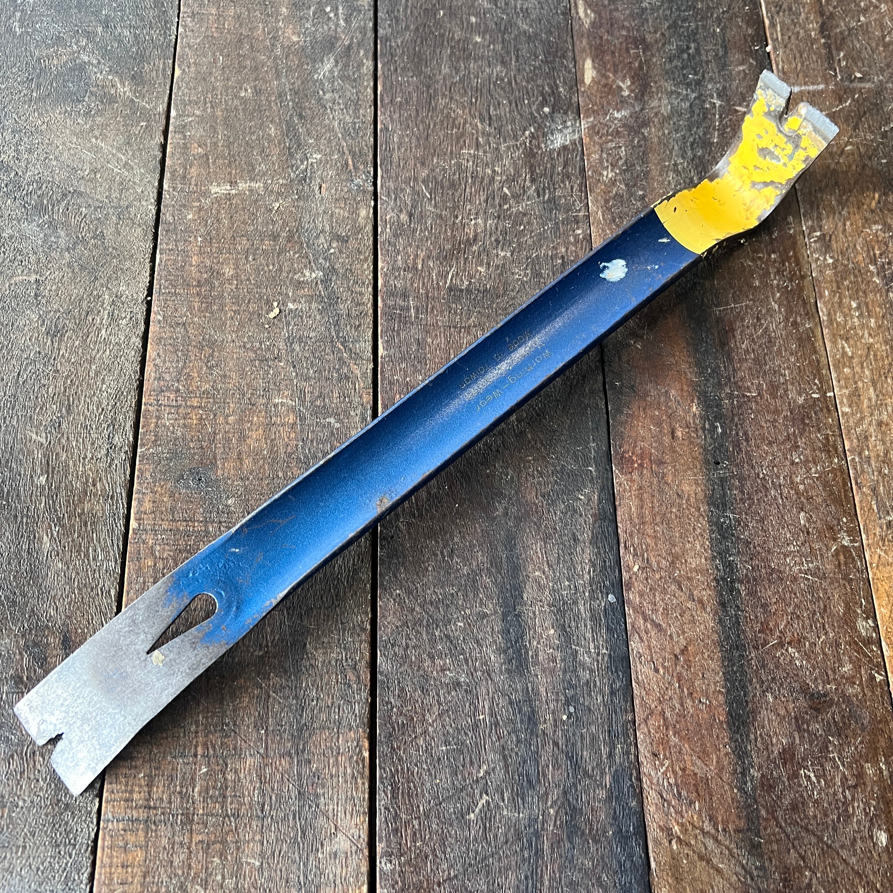 Estwing Estwing HB-15 15-Inch Handy Utility Pry Bar Made in USA