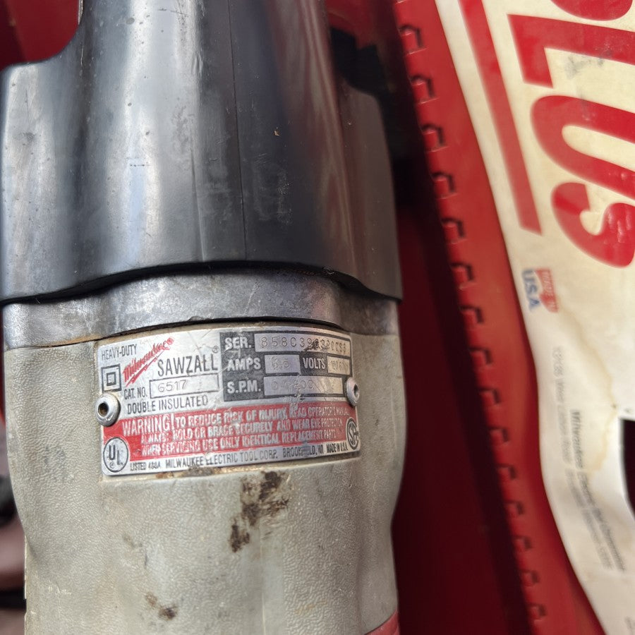 Milwaukee Milwaukee 6517 Corded 6.5 Amp Reciprocating Sawzall Gear Up