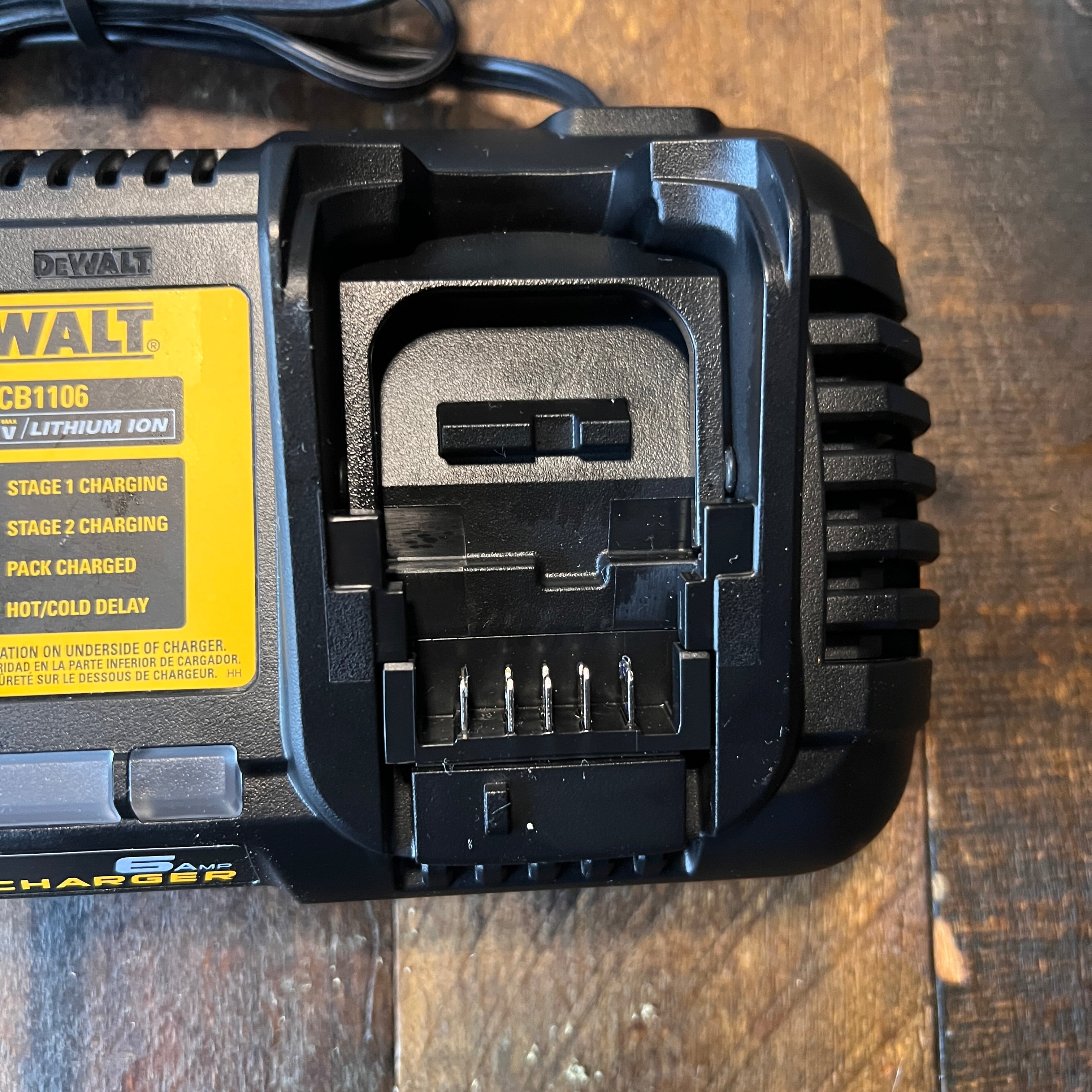 DeWalt DeWalt DCB1106 6 Amp 12V 20V Max Lithium Ion Battery Charger Gear Up