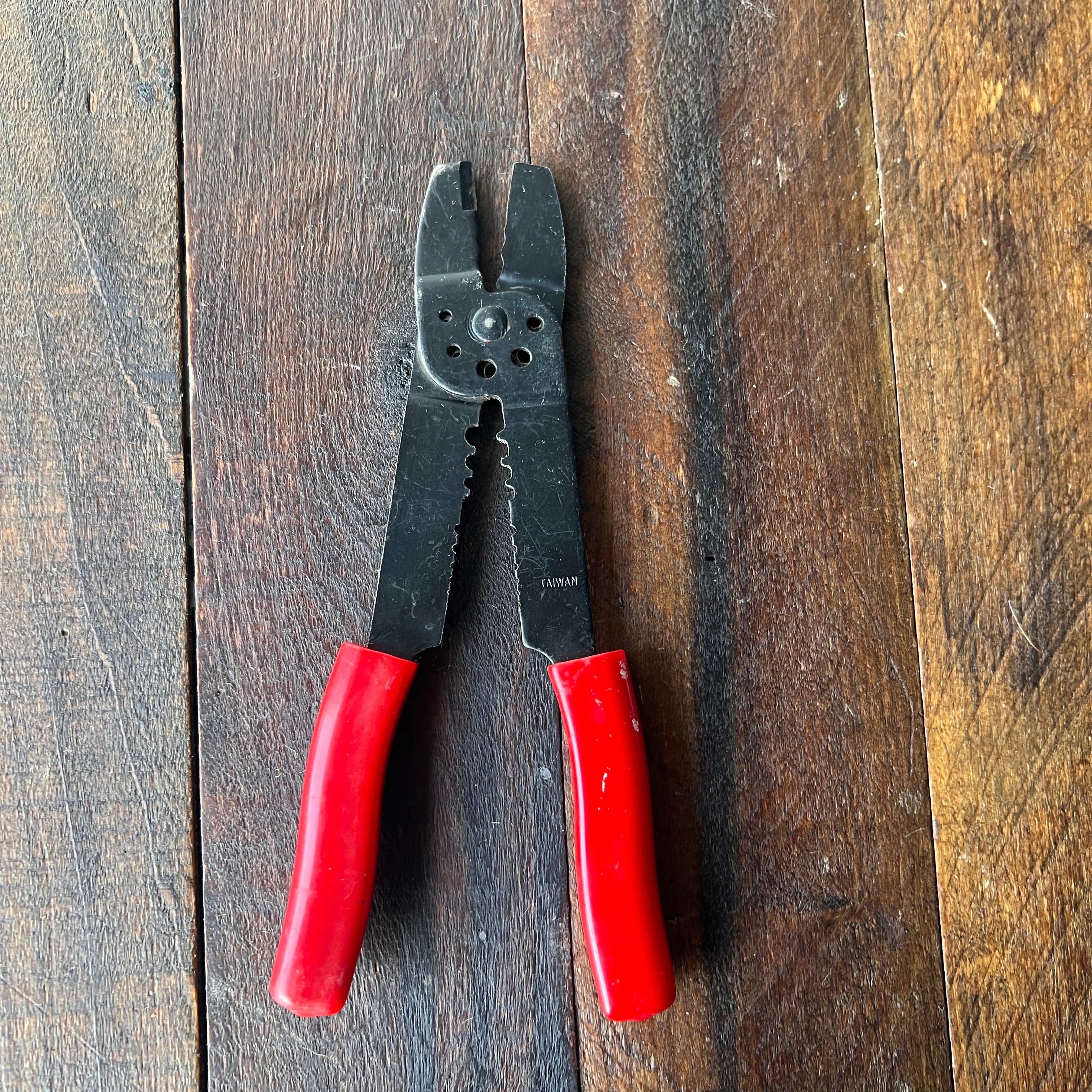 Unknown GB Electrical Multi-Purpose Wire Stripper Crimper Cutter Hand Tool Gear Up