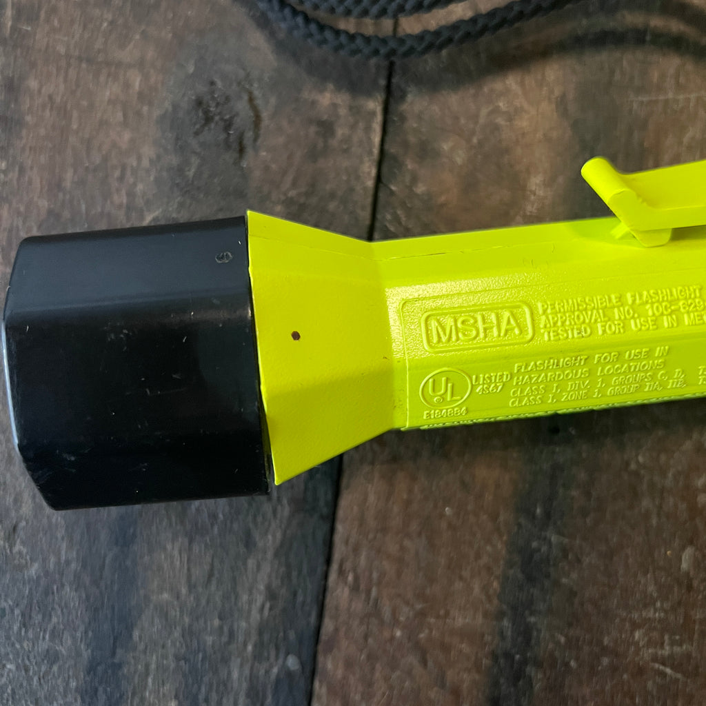 Pelican Pelican Super SabreLite Submersible Safety Flashlight