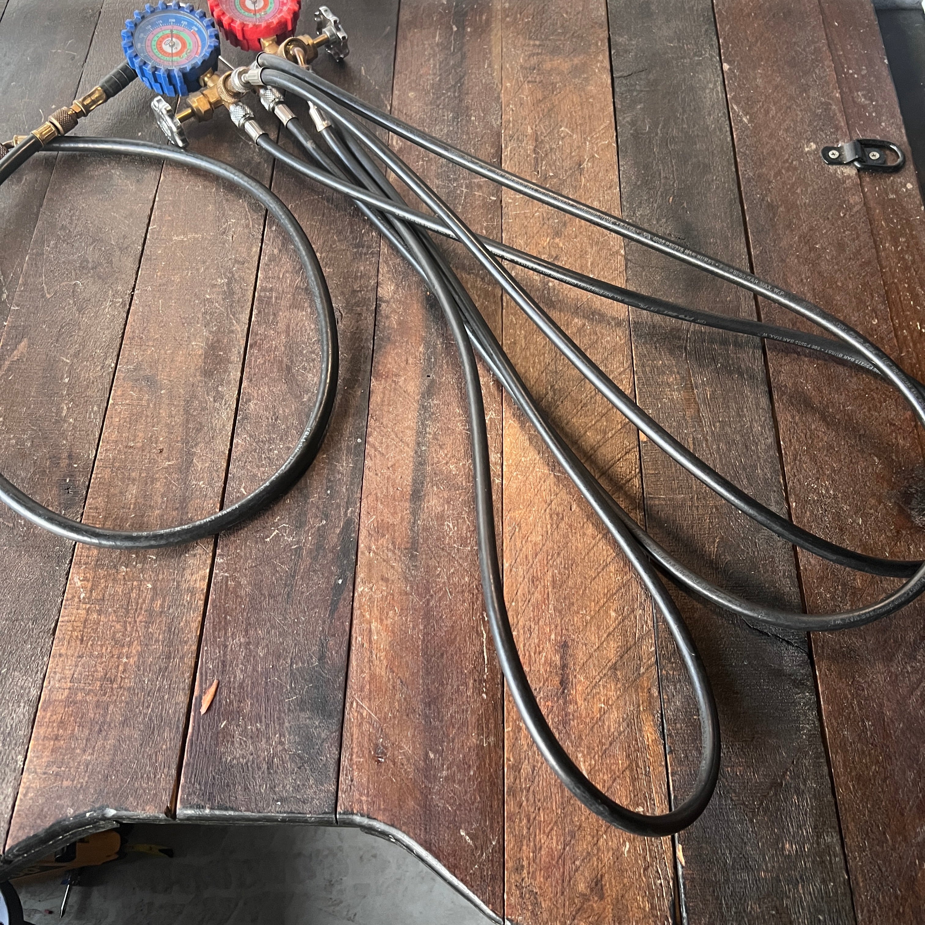 Uniweld Uniweld HVAC Manifold Gauge Set with Hoses with AC drain line cleaner Gear Up