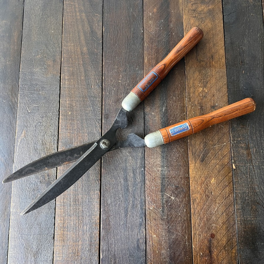Ames Vintage Ames 23-088 Hedge Shears Wood Handle (USA) Gear Up