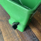 Scotts Scotts Handheld Spreader 71030 Gear Up