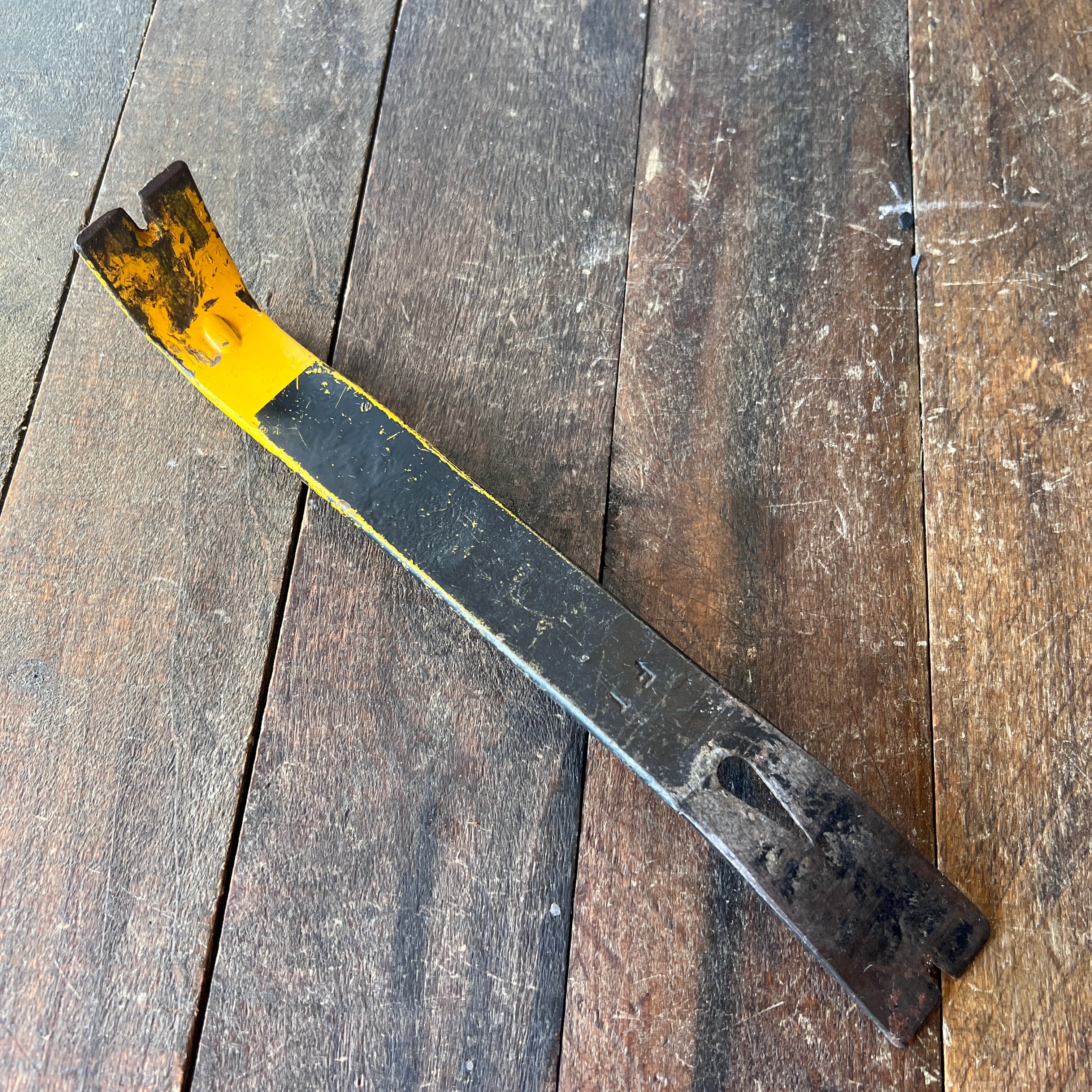 Stanley 12-Inch Utility Pry Bar Gear Up