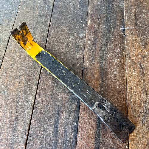 Stanley 12-Inch Utility Pry Bar Gear Up