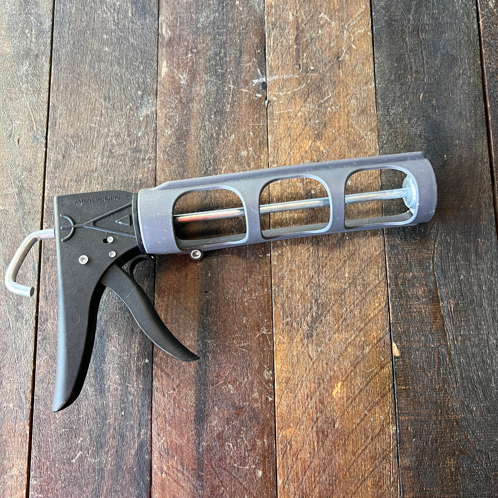 WORKFORCE Workforce 10 oz. Drip-Free Ratchet Caulking Gun Gear Up