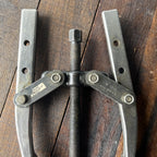 Owatonna Tool Owatonna Tool 1036 2 Jaw Gear Pulley Puller (USA) Gear Up