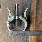 Craftsman Craftsman 946905 2 Jaw Gear Puller (USA) Gear Up