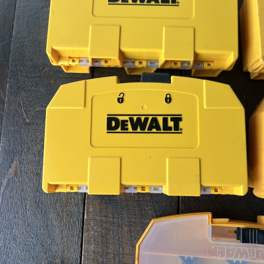 DeWalt DeWalt 5-Piece Stackable Small Parts Storage Organizer Gear Up