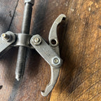 Craftsman Craftsman 946905 2 Jaw Gear Puller (USA) Gear Up