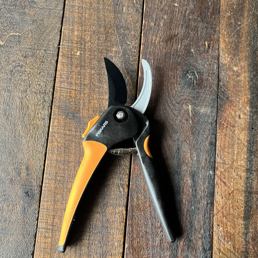 Other Fiskars P341 Bypass Pruner 5/8 Inch Garden Shears Gear Up