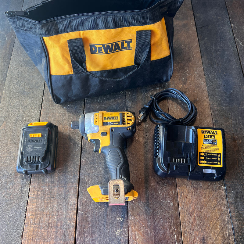 DeWalt DeWalt DCF885 20V MAX 1/4" Impact Driver Kit Gear Up