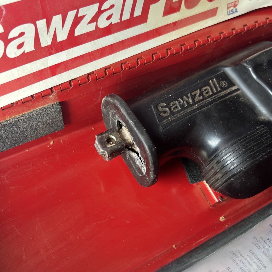 Milwaukee Milwaukee 6517 Corded 6.5 Amp Reciprocating Sawzall Gear Up