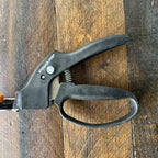 Fiskars Fiskars ShearEase 5 in. Steel Blade Grass Shears Gear Up