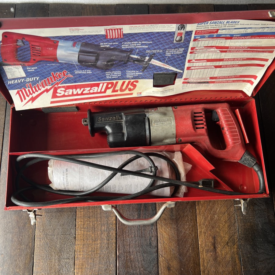 Milwaukee Milwaukee 6517 Corded 6.5 Amp Reciprocating Sawzall Gear Up
