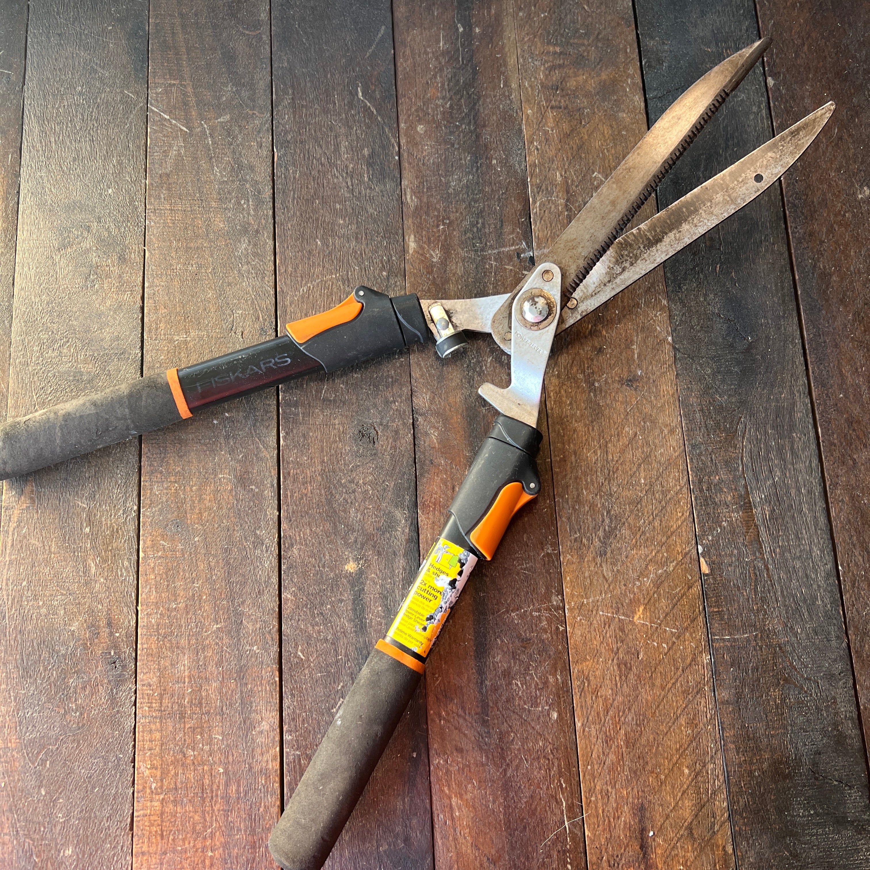 Fiskars Fiskars Power-Lever Extendable Hedge Shears Gear Up