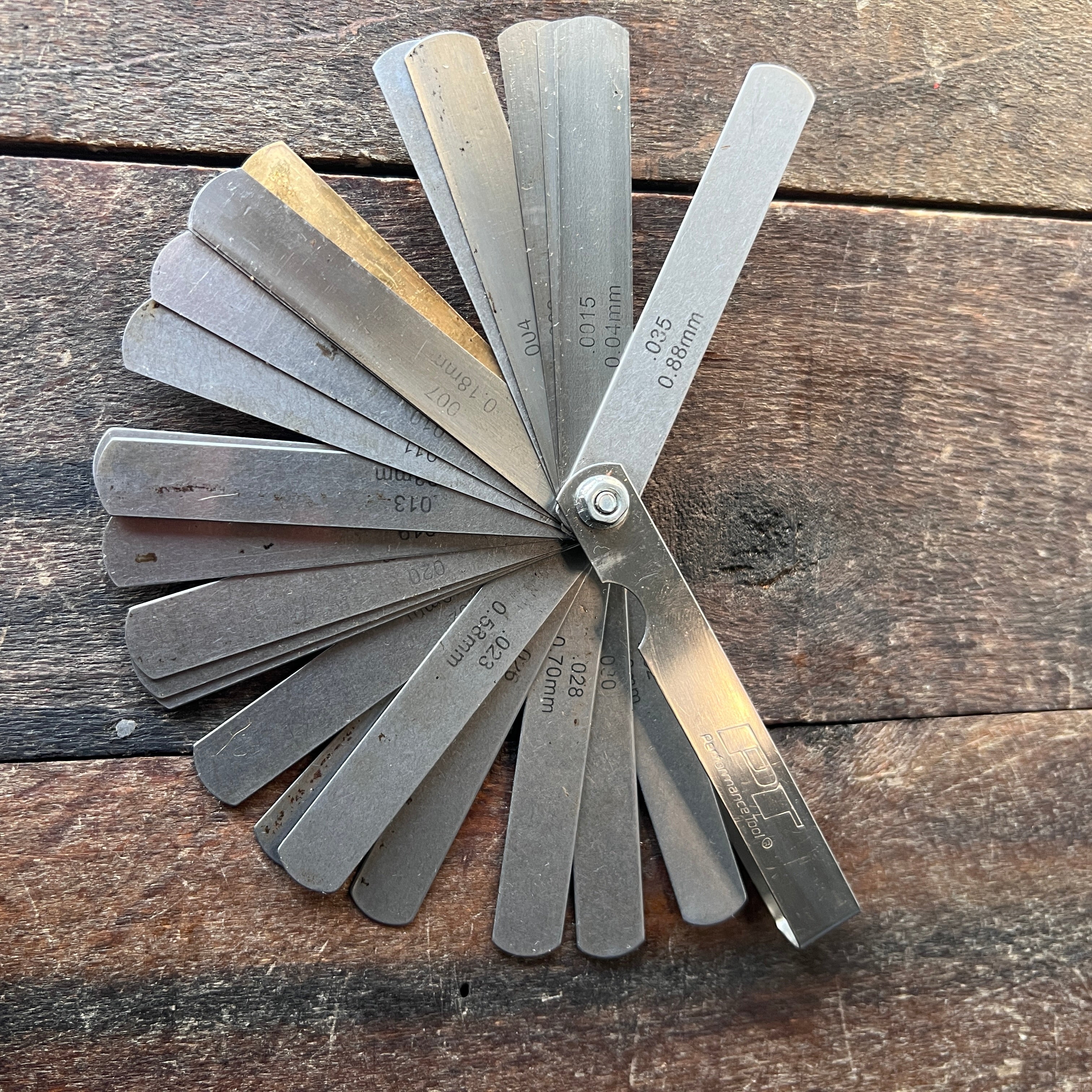 Performance Tool Performance Tool 26-Blade Feeler Gauge Gear Up