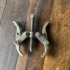 Craftsman Craftsman 946905 2 Jaw Gear Puller (USA) Gear Up