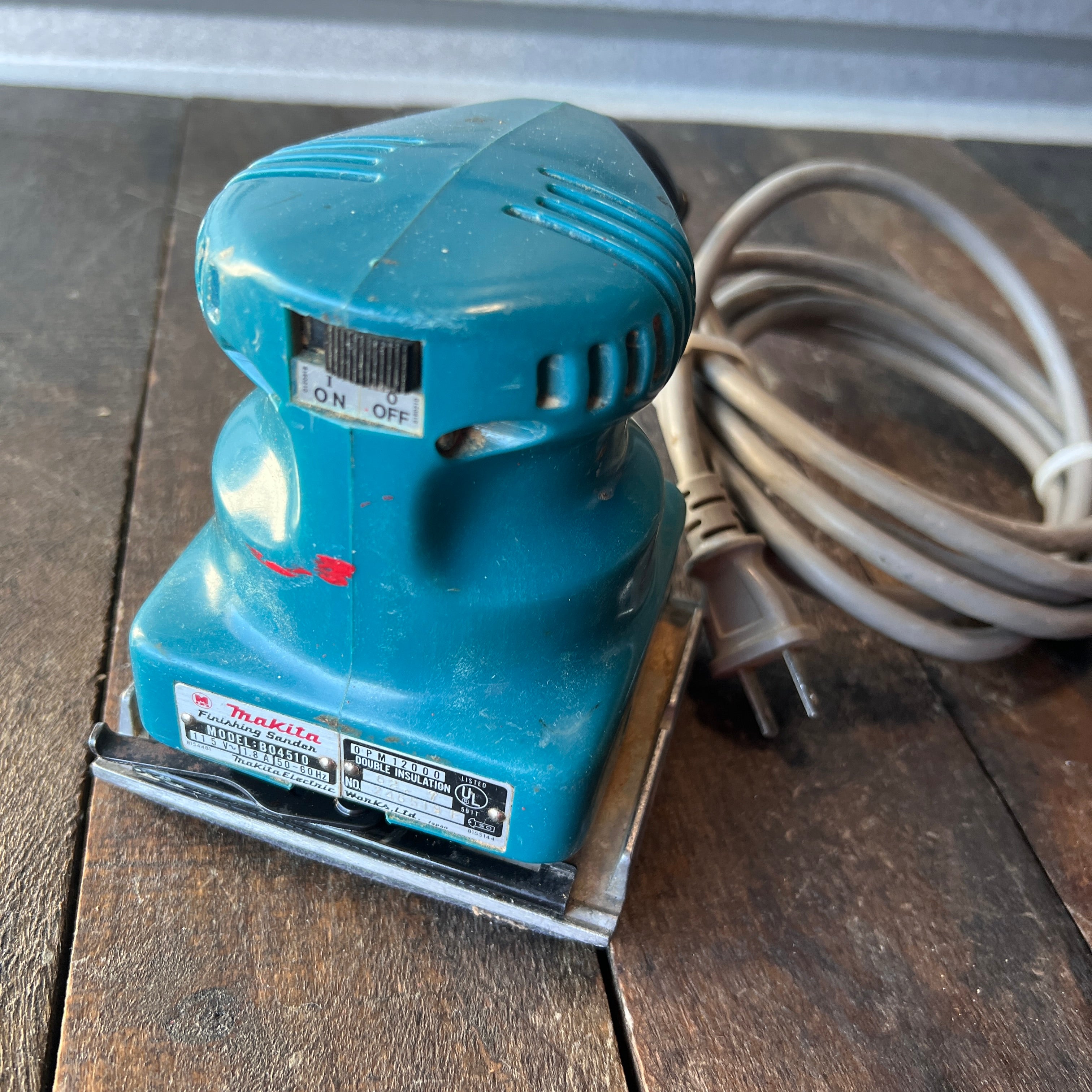 Makita Makita BO4510 1/4 Sheet Finishing Sander Gear Up