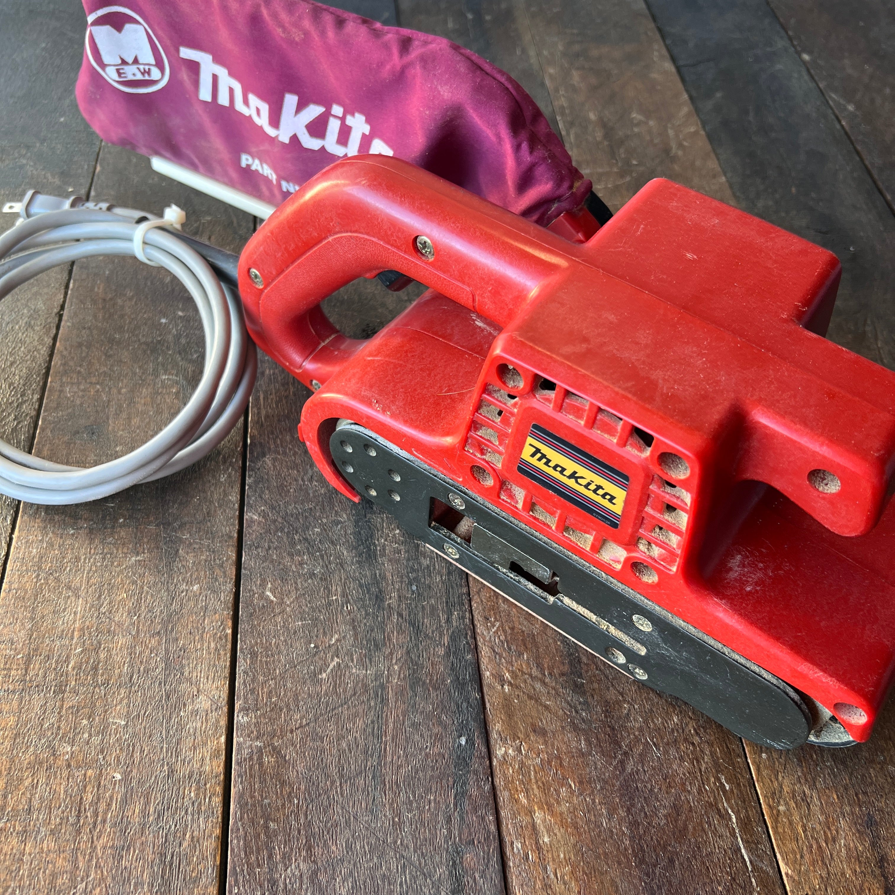 Makita Makita M992 3-Inch Belt Sander Gear Up