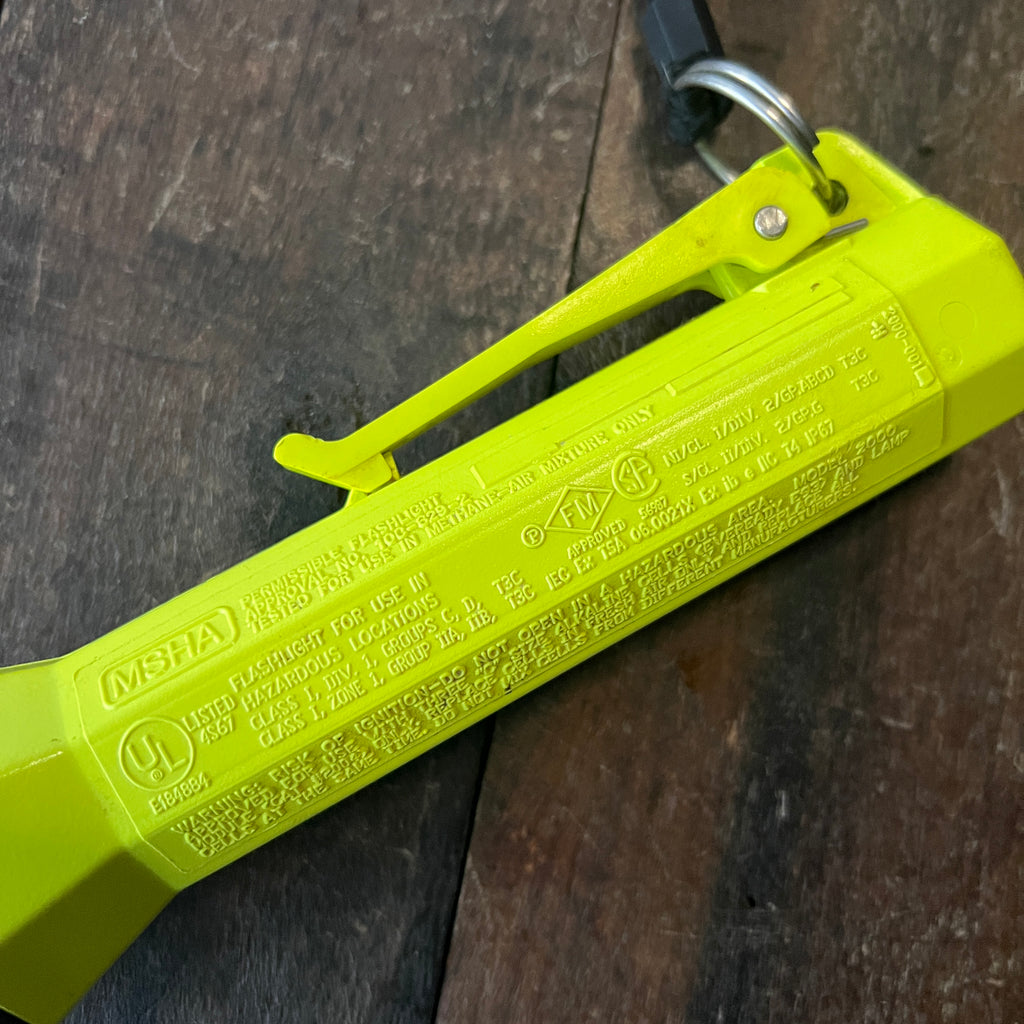 Pelican Pelican Super SabreLite Submersible Safety Flashlight