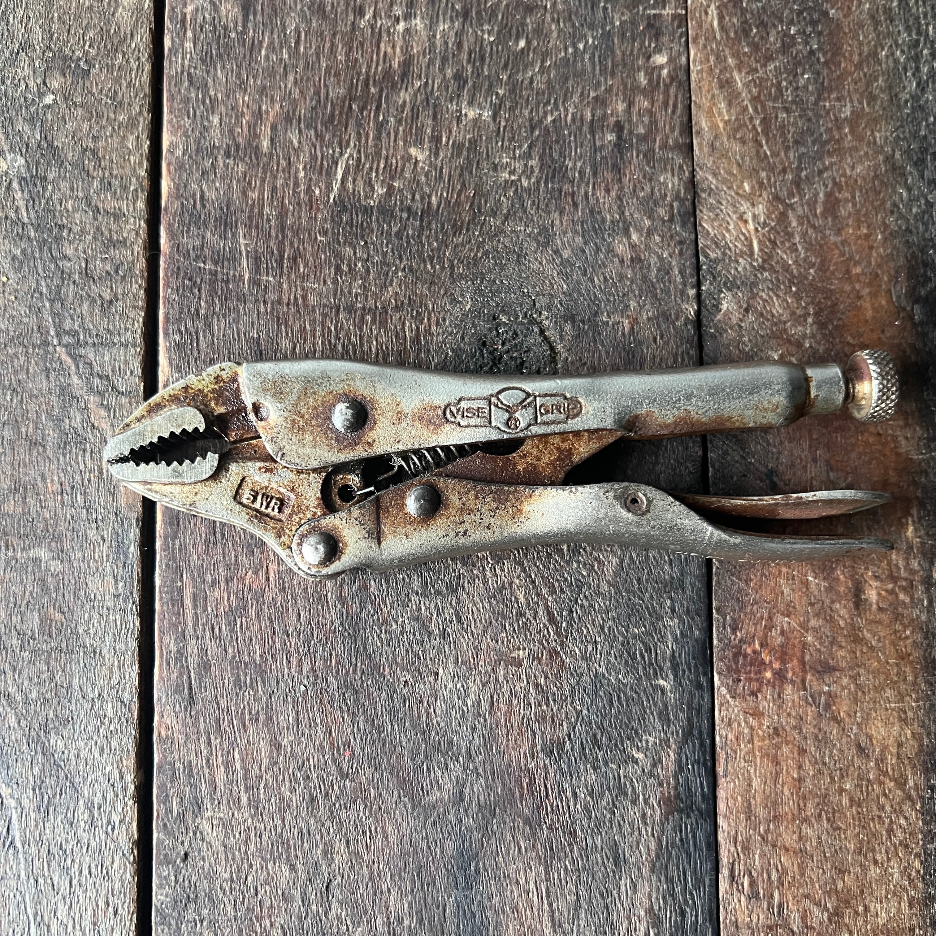 VISE-GRIP VISE-GRIP 5WR 5-Inch Curved Jaw Locking Pliers