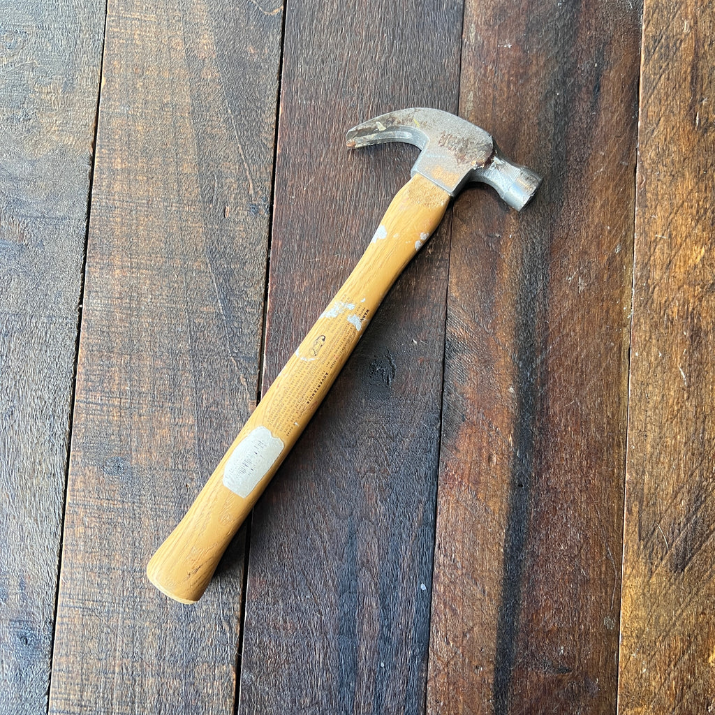 Truper Truper Claw Hammer Wood Handle 0.72 Lb Gear Up