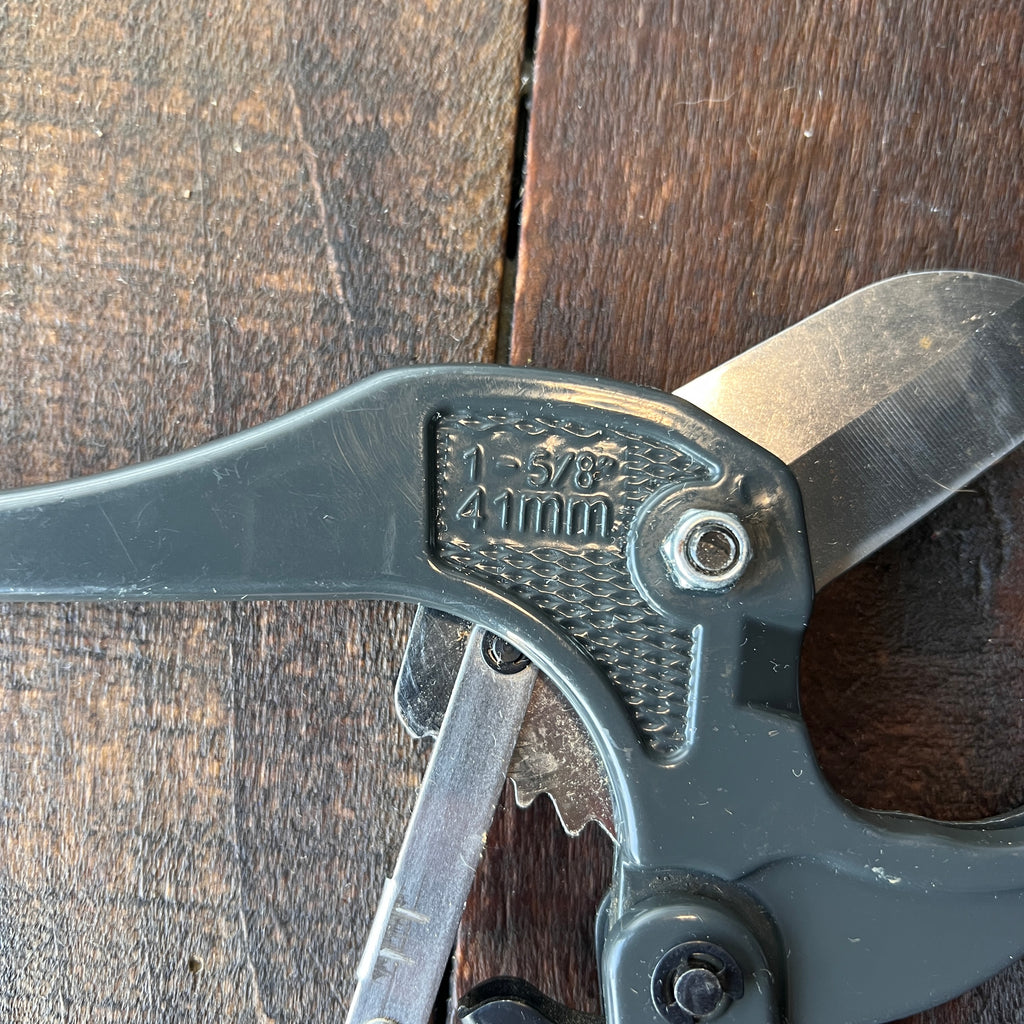 Unknown RC 1002 Pipe Cutter for PVC PEX Tubing 1 5/8 Inch 41MM Gear Up