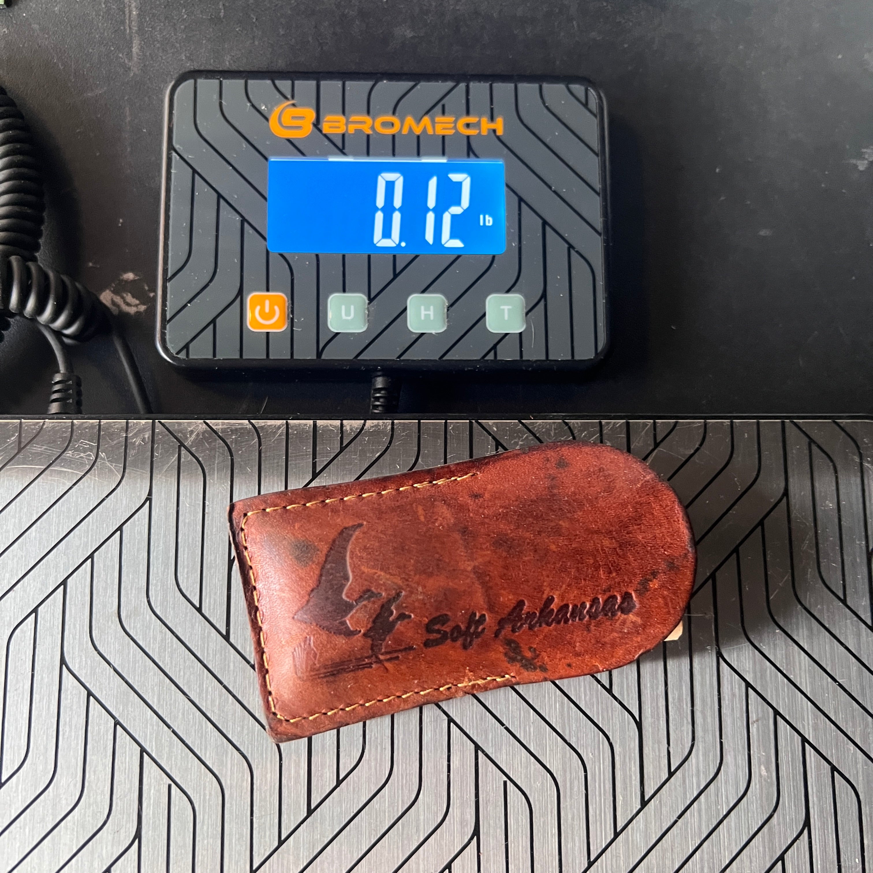 Washita Mountain Whetstone Company Soft Arkansas Pocket Sharpening Stone with Pouch (USA) Gear Up