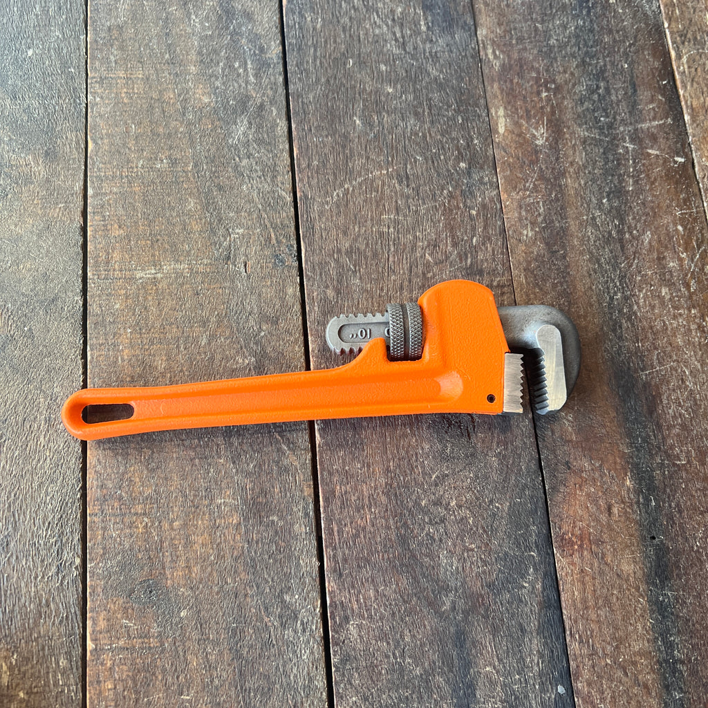 Unknown Heavy Duty 10-Inch Pipe Wrench Gear Up