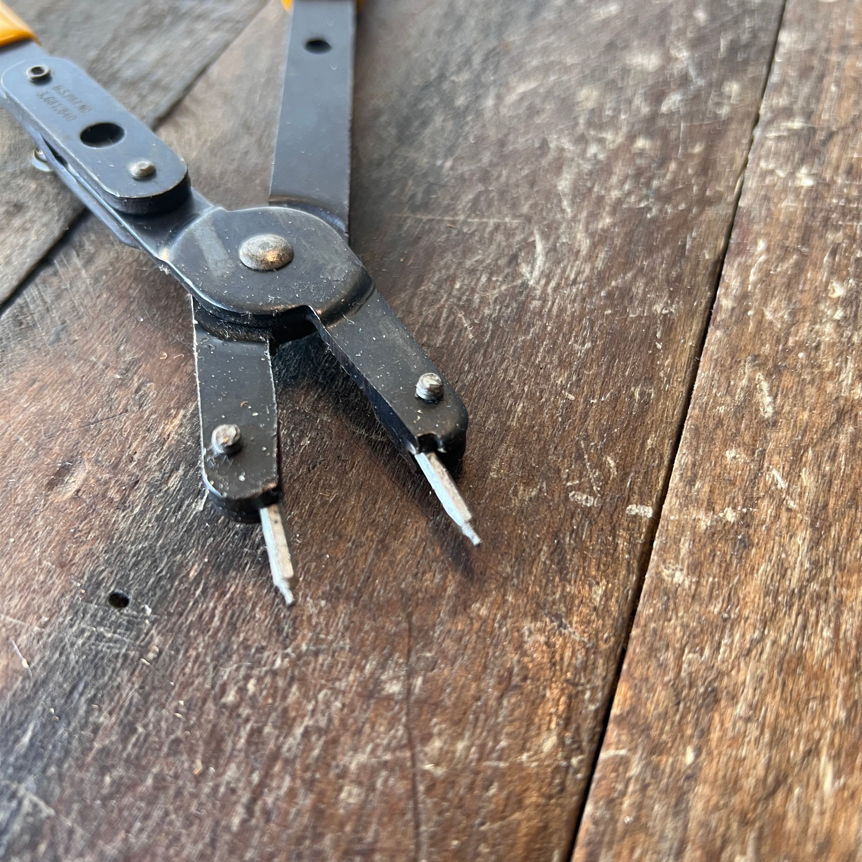 Craftsman Craftsman 4735 Convertible Internal/External Snap Ring Pliers Gear Up