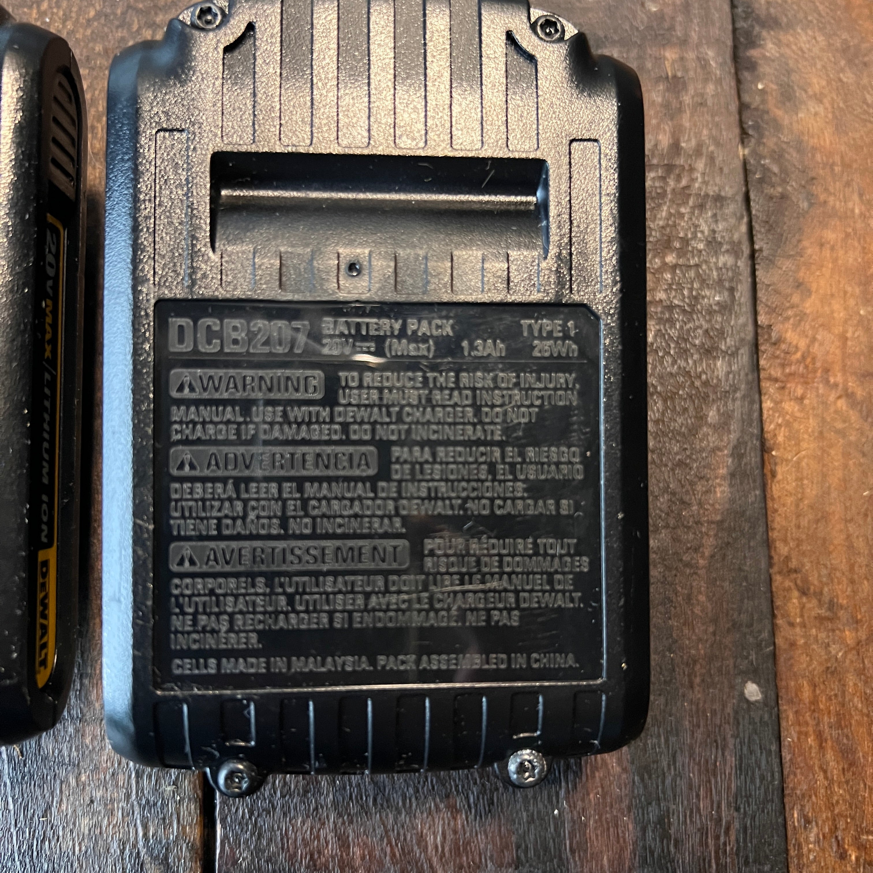 DeWalt DeWalt DCB207 20V MAX Compact 1.3Ah Lithium Ion Batteries Pair Gear Up