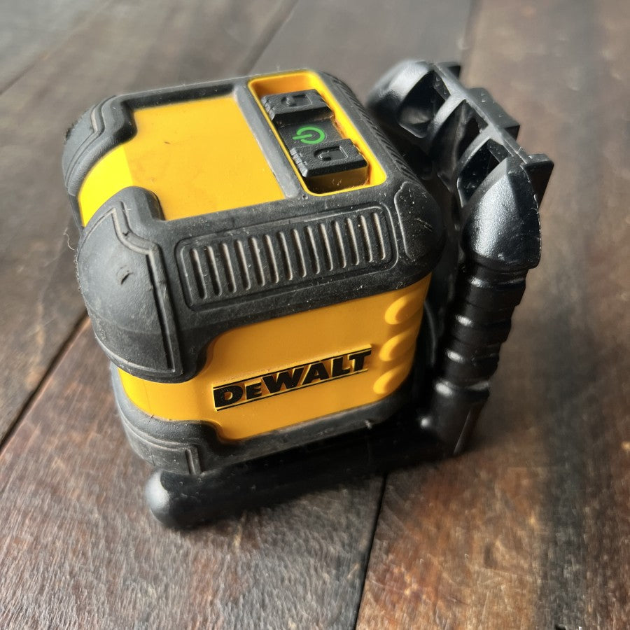 DeWalt DeWalt DW08802CG Green Cross Line Laser Level (Tool Only) Gear Up