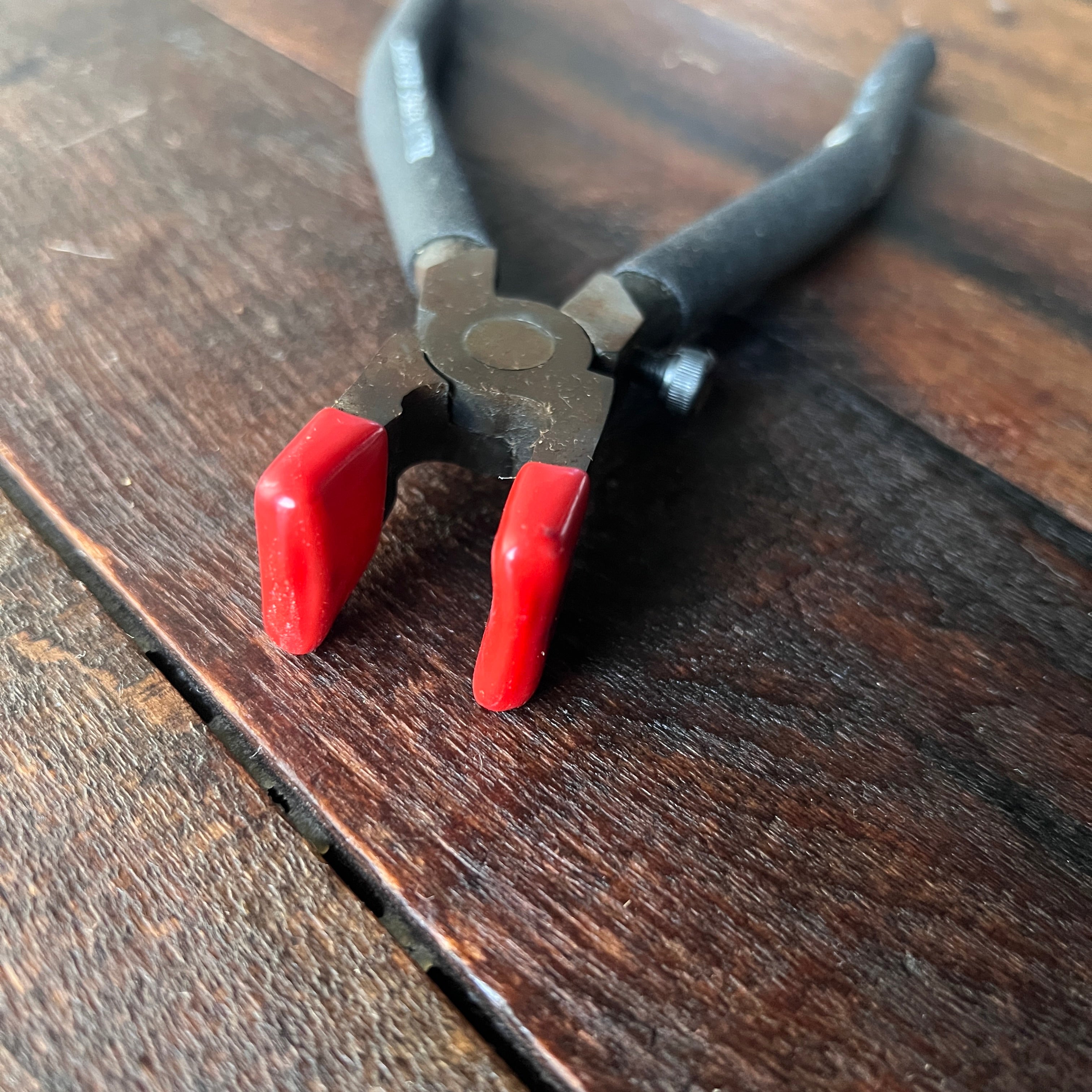 Running Rabbit Running Rabbit Glass Running Pliers Gear Up