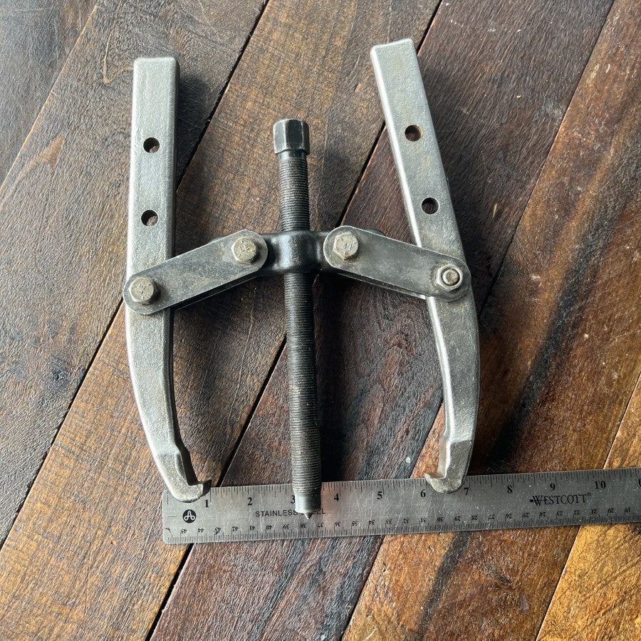 Owatonna Tool Owatonna Tool 1036 2 Jaw Gear Pulley Puller (USA) Gear Up